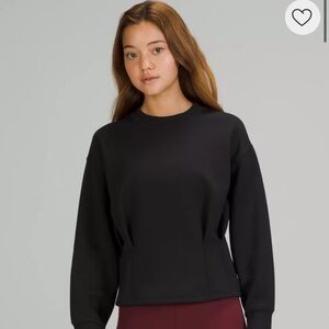 Lululemon Gathered Waist Crew Pullover Black PTP 23